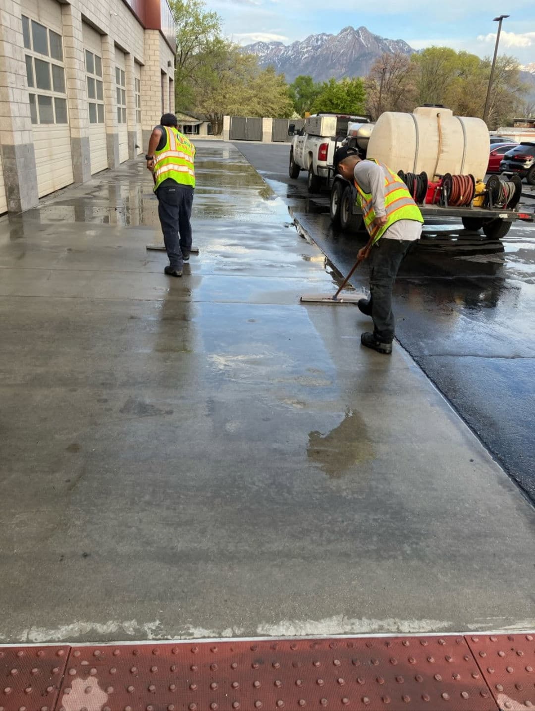 Gallery photos for Transforming Les Schwab with Professional Pressure Washing: Image #2