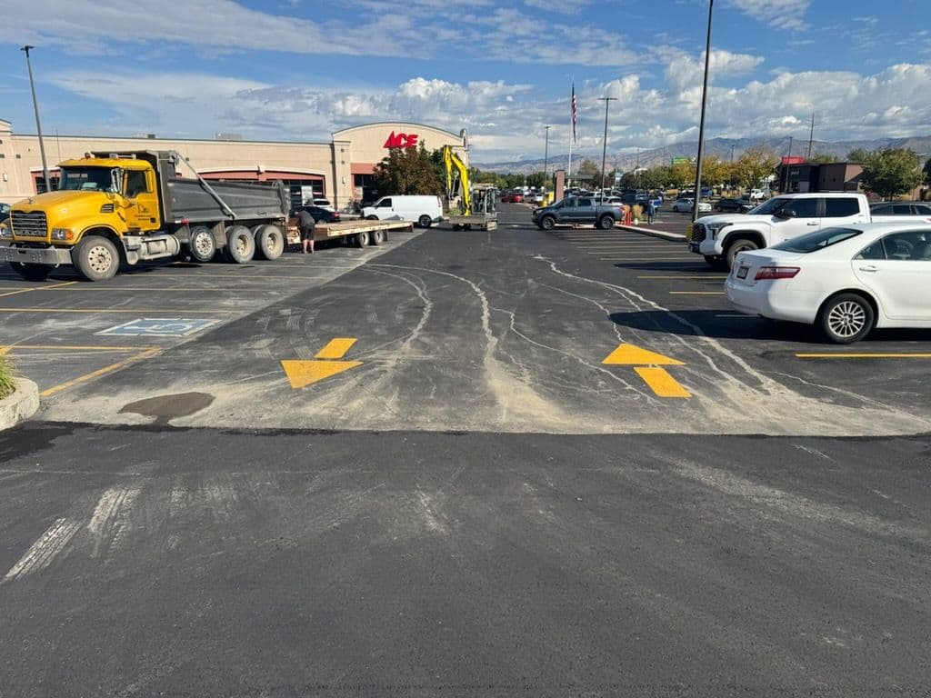 Gallery photos for Nighttime Parking Lot Cleaning by Go Wash Utah: Image #1