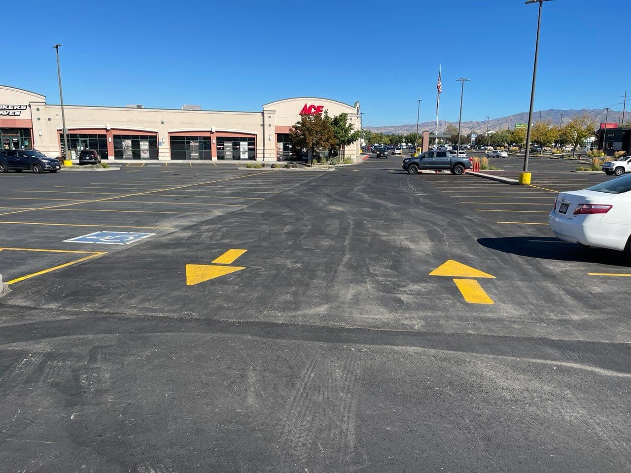 Gallery photos for Nighttime Parking Lot Cleaning by Go Wash Utah: Image #2