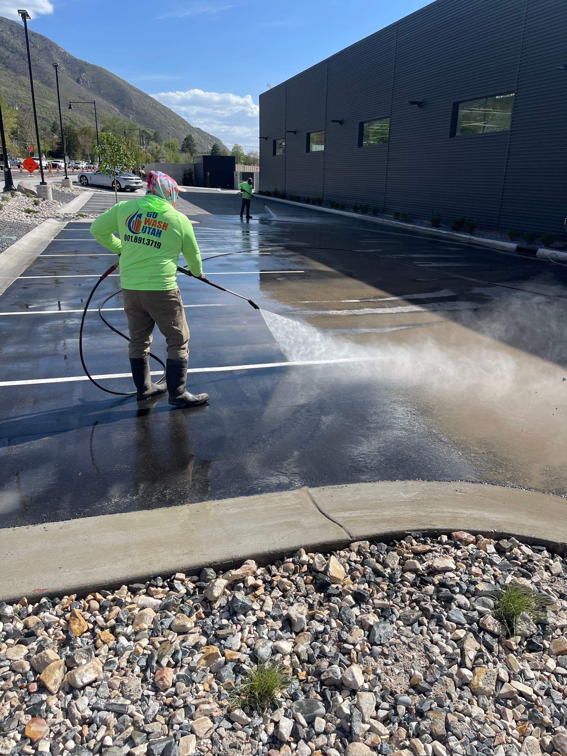 Gallery photos for New Porsche Dealership Parking Lot Gets a Deep Clean: Image #3