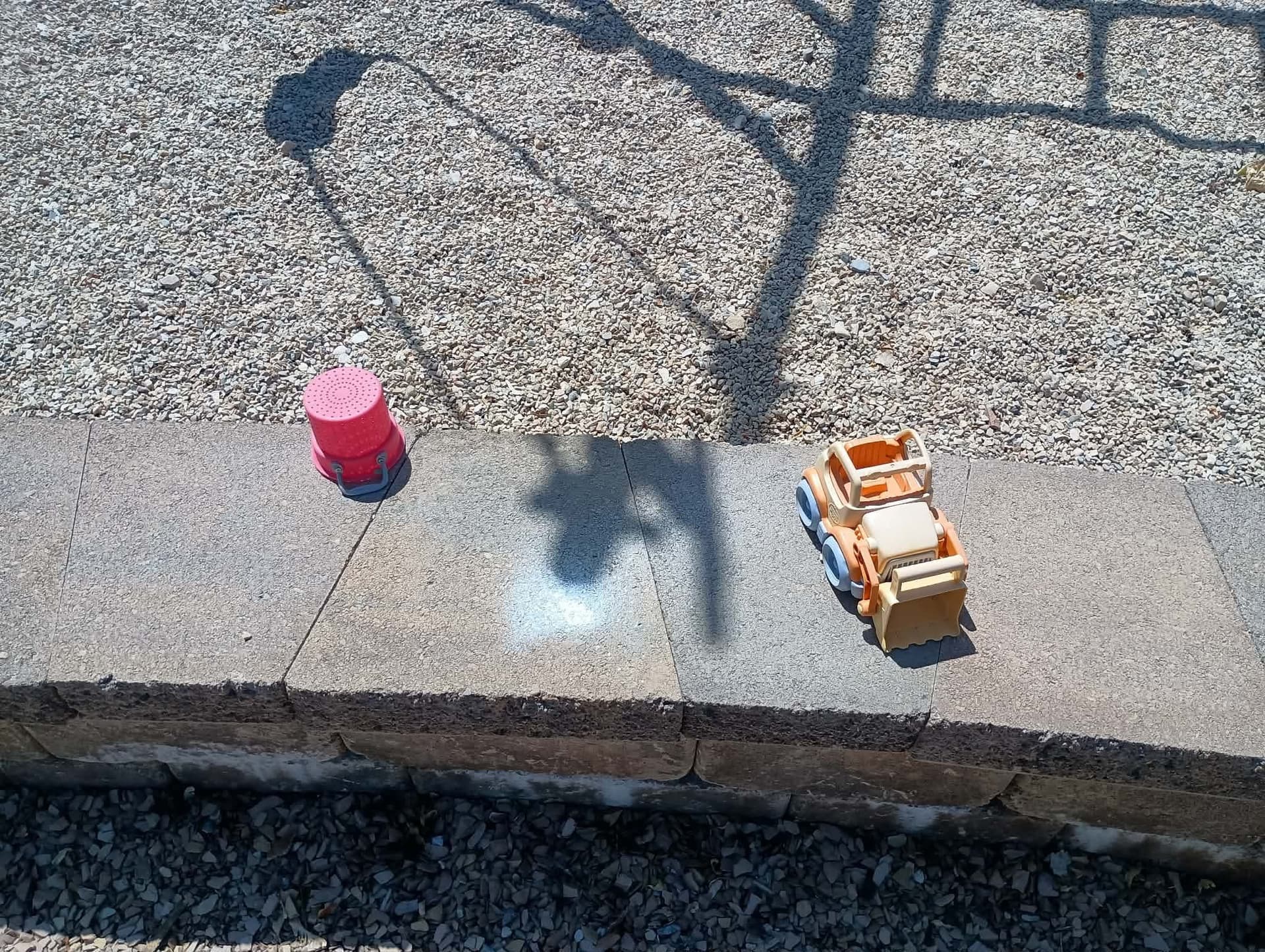 Gallery photos for Spray Paint on Brick and Pavers - Cleaned Up and Gone: Image #8