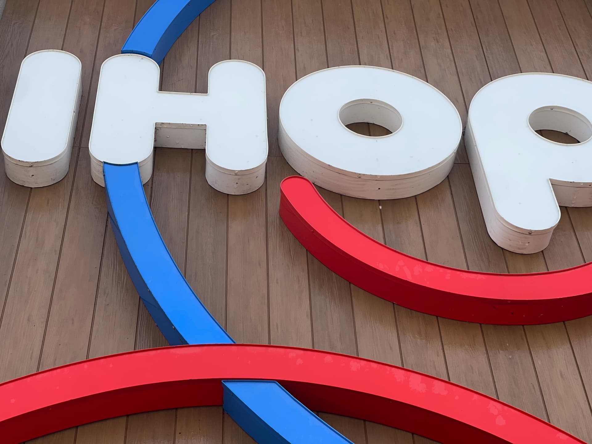 Gallery photos for IHOP Sign and Dumpster Pad Pressure Washing in American Fork: Image #2