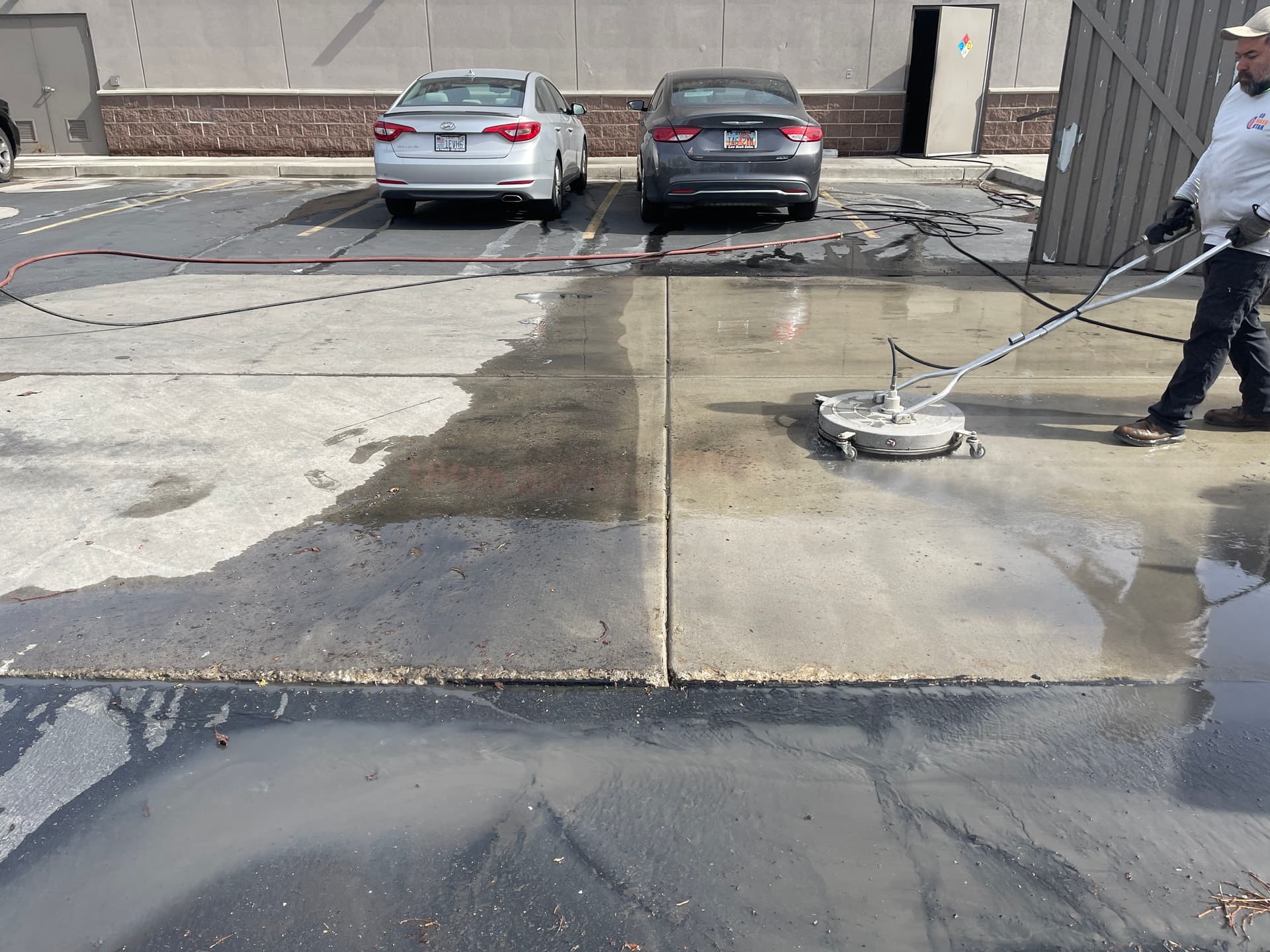 Gallery photos for IHOP Sign and Dumpster Pad Pressure Washing in American Fork: Image #7