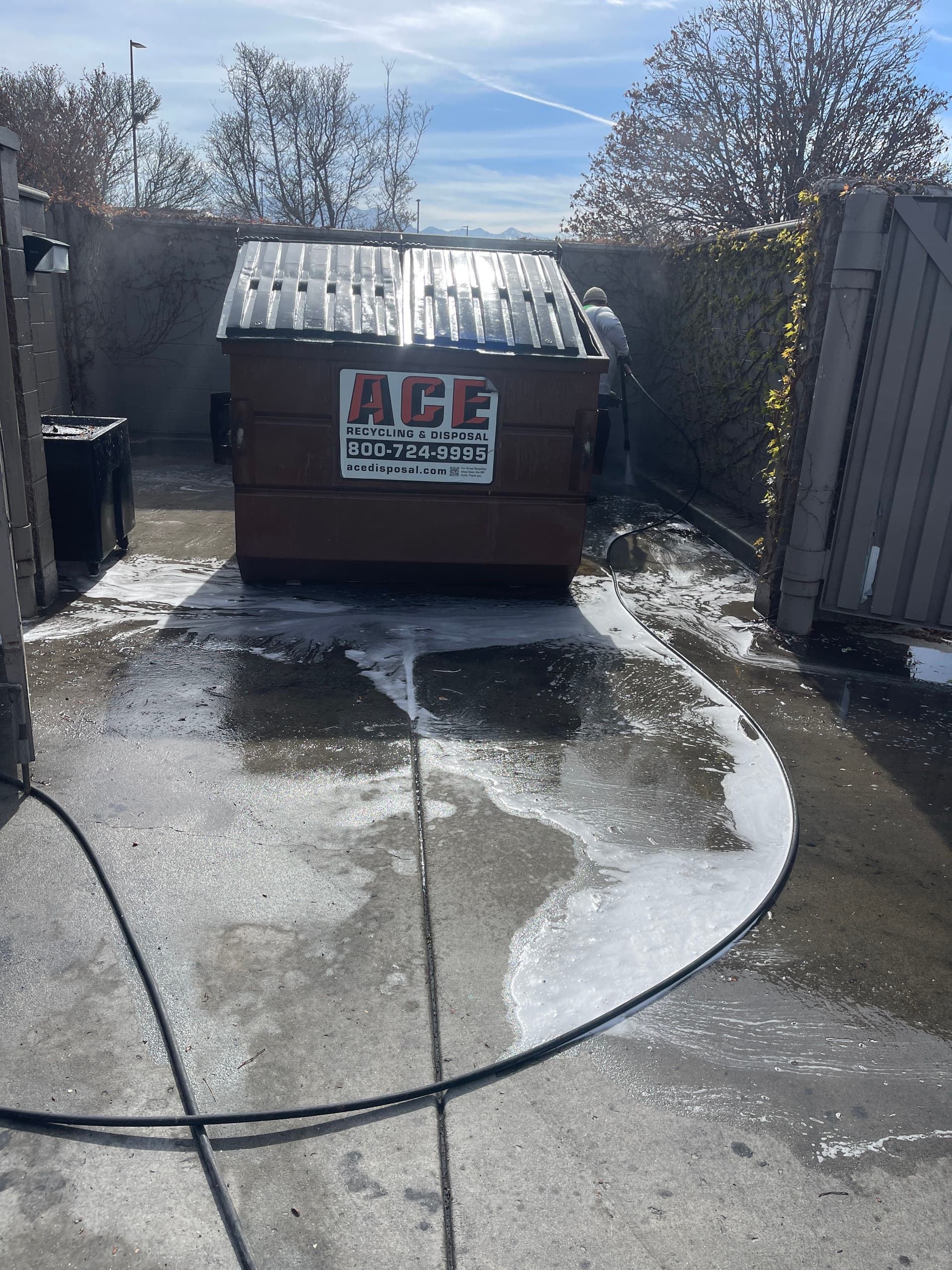 Gallery photos for IHOP Sign and Dumpster Pad Pressure Washing in American Fork: Image #5