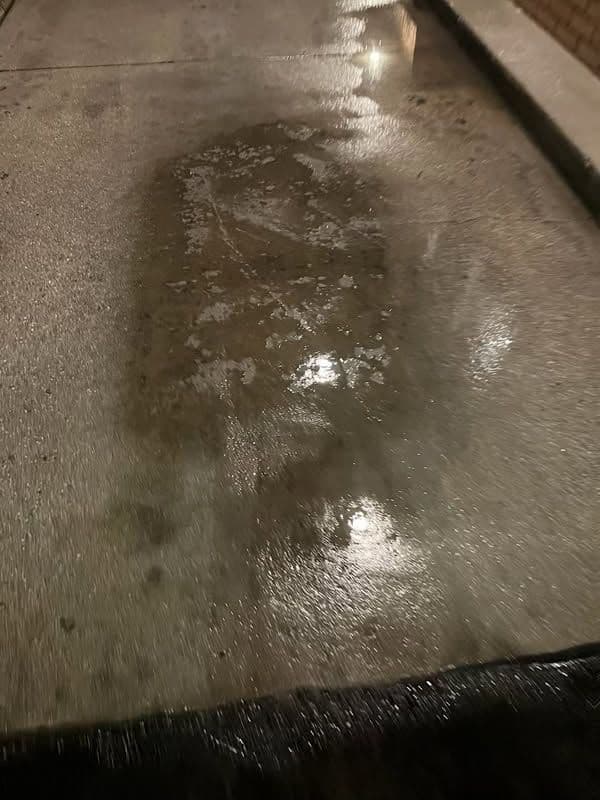 Gallery photos for Stubborn Oil Stain Removal at Drive-Thru: Image #2