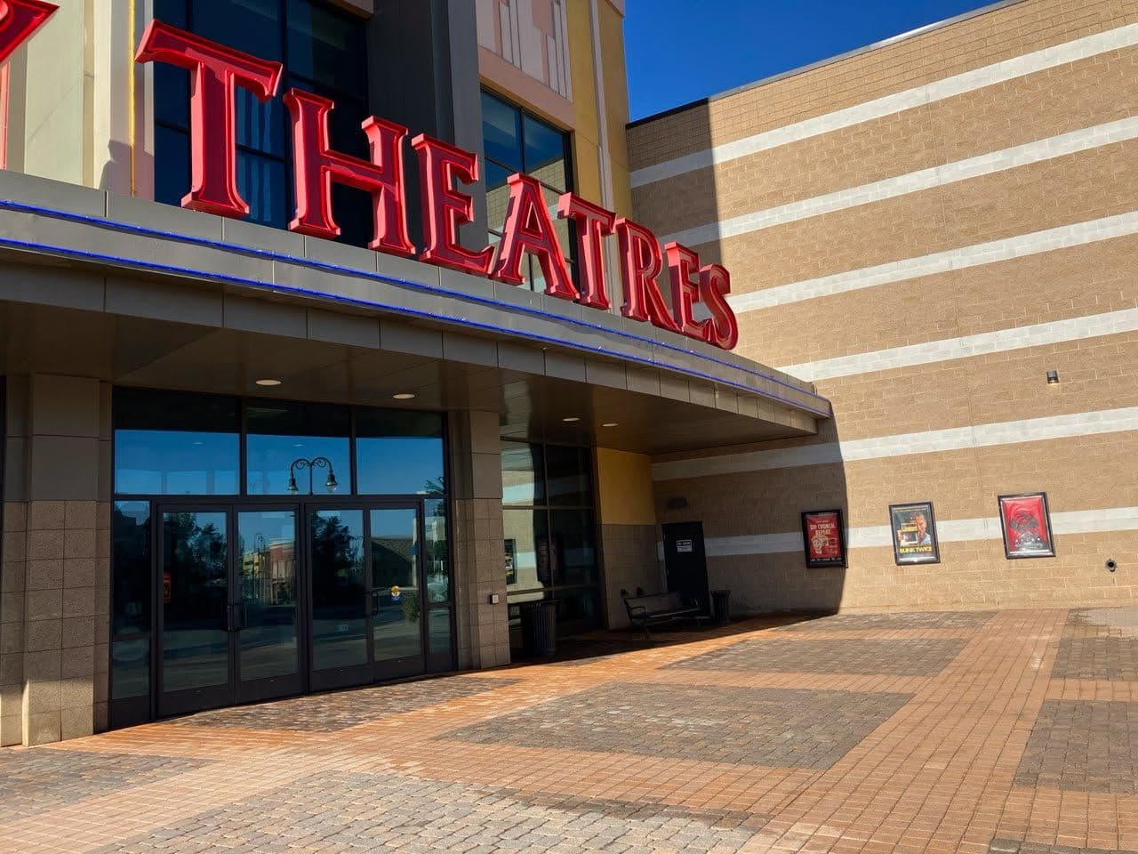 Gallery photos for Century Theaters Entrance Cleaning in Sandy: Image #2