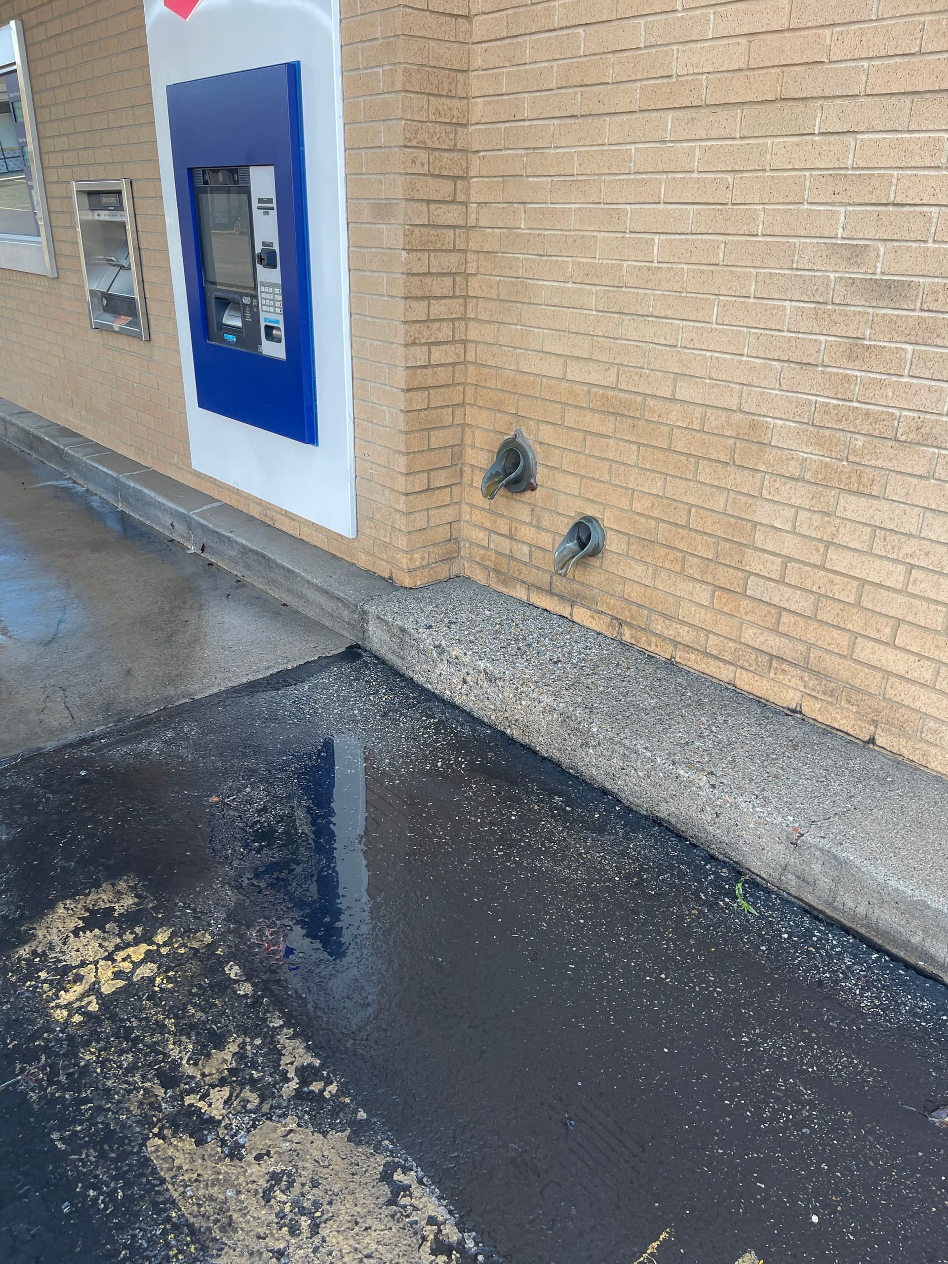 Gallery photos for Heavy Stain Removal at a Bank Drive-Thru Lane: Image #4
