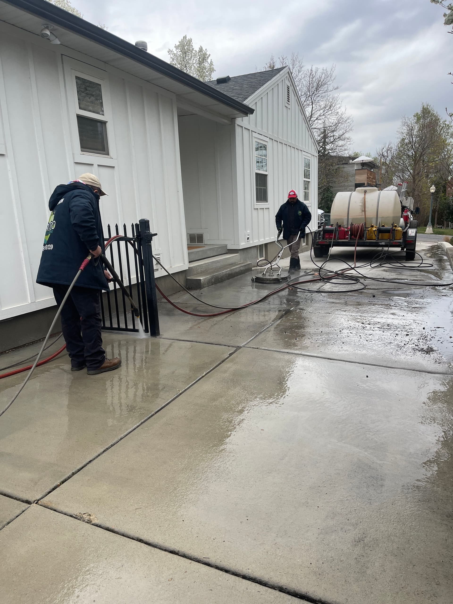 Gallery photos for Driveway Pressure Washing on Princeton Ave: Image #2